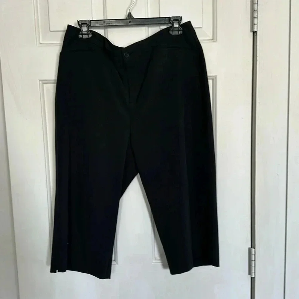 Christopher & Banks Black Capri Size 12